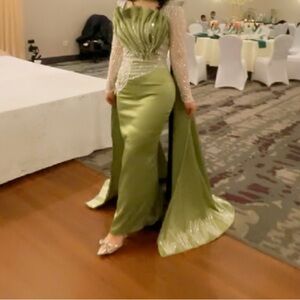 Elegant Green Evening Gown